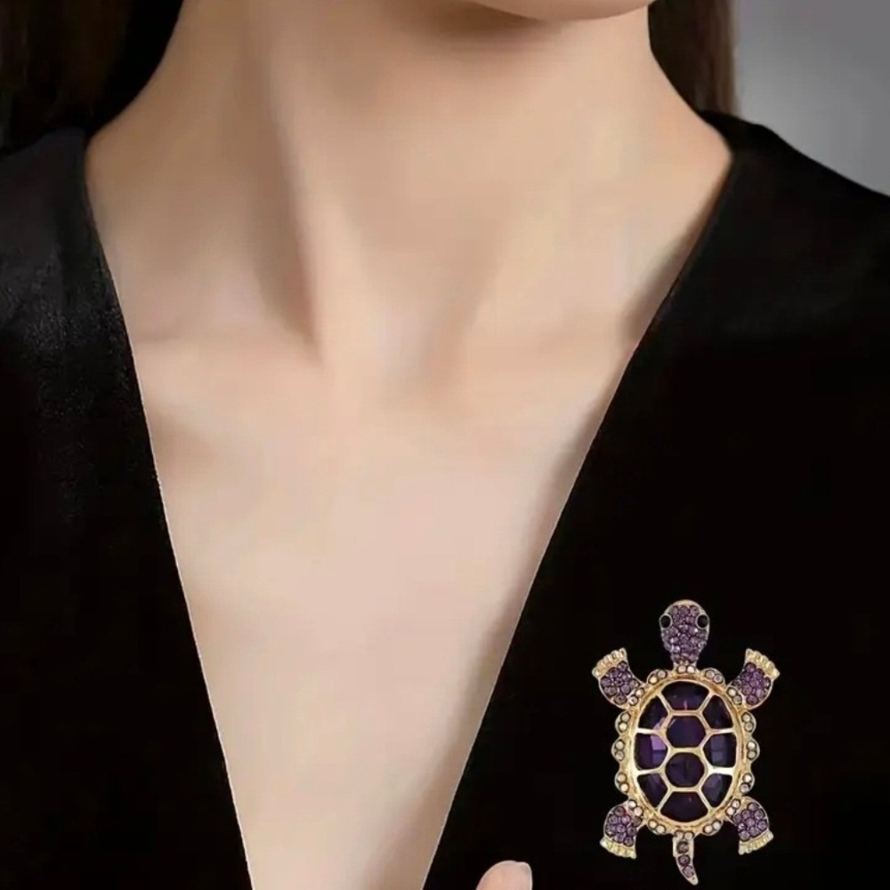 Purple Rhinestone‎ Sea Turtle Brooch Gold Tone Crystal Animal Pin - Picture 4 of 4